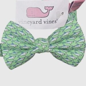 Vineyard Vines 100% Silk Bow Tie Green Shark Print Preppy Adjustable